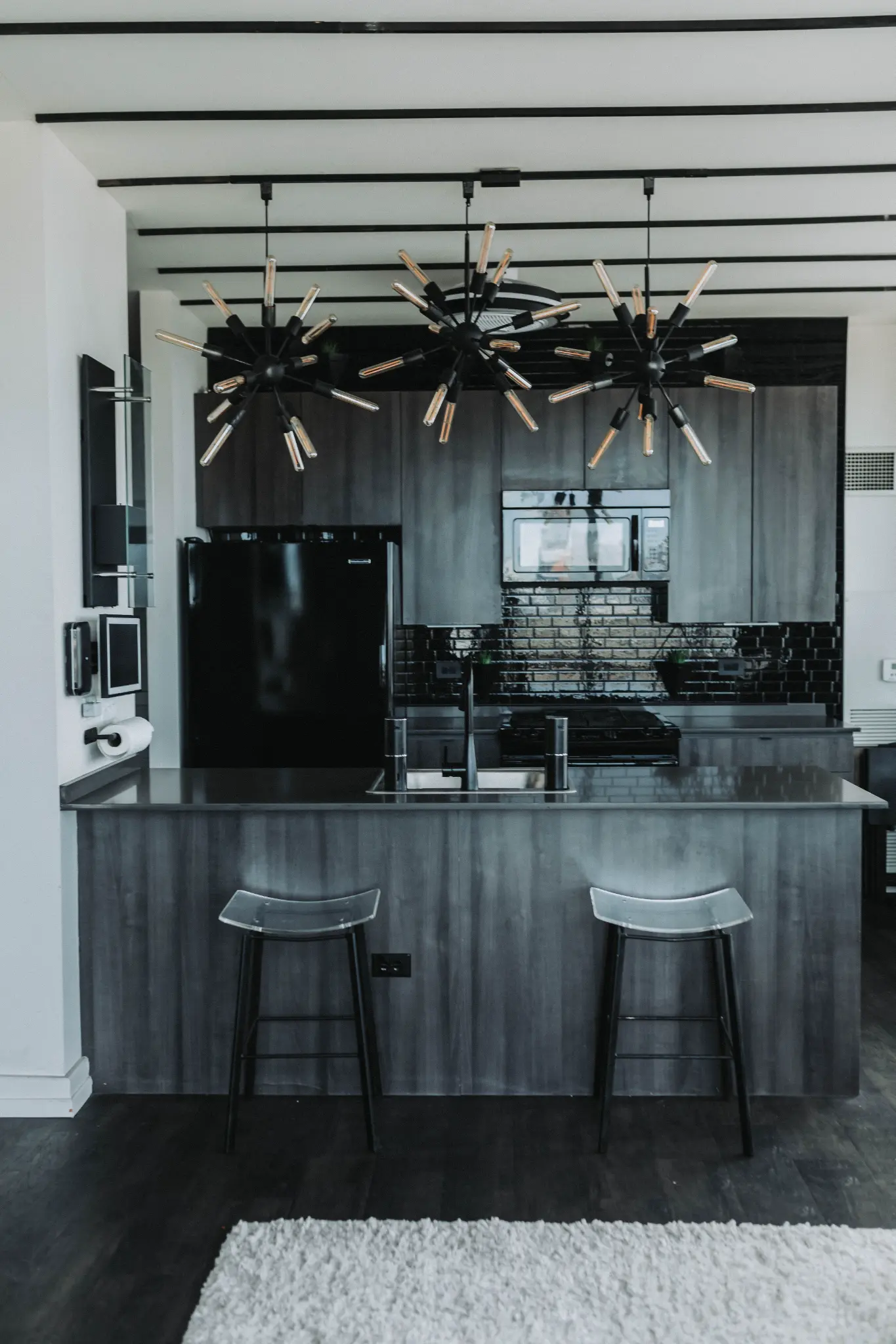 Maven Studio - Luxury Features